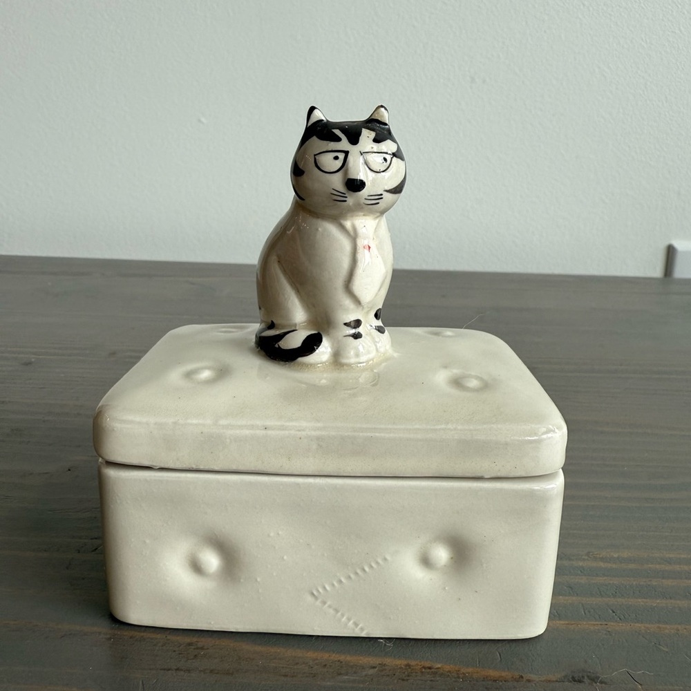 Vintage ceramic trinket dish